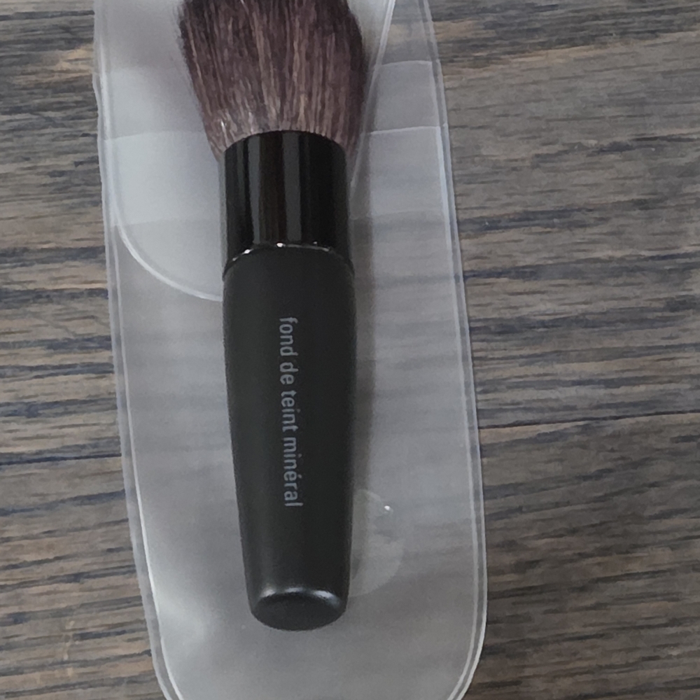 Mineral Foundation Brush - Black